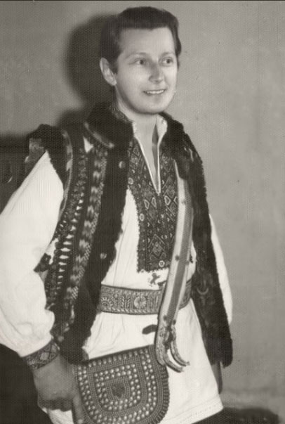Mikhail Bilas in his youth in the Hutsul "burden".